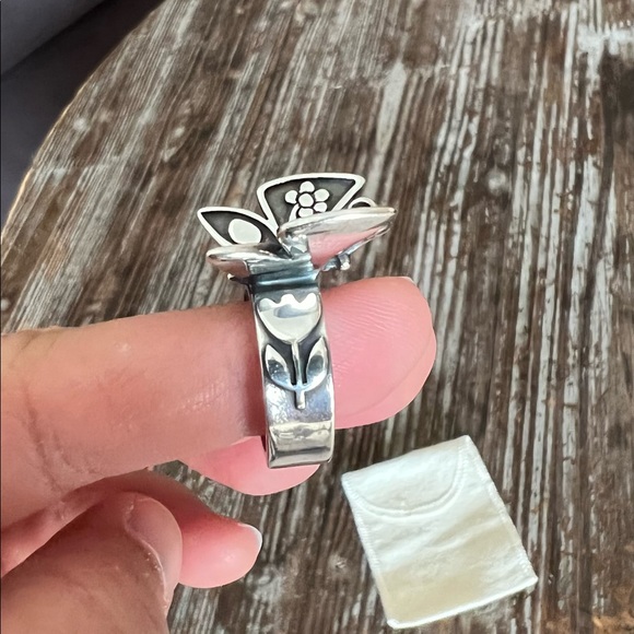 ❌Sold❌James Avery Mariposa Ring Sz 7.5 - Picture 3 of 7